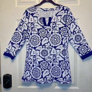 T By TALBOTS Blue Floral UPF 50+ Sun Protection Stretch Knit Top Lp PETITE